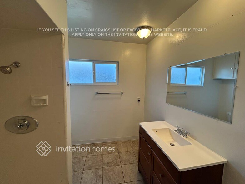 Building Photo - 6509 Whitman Ave