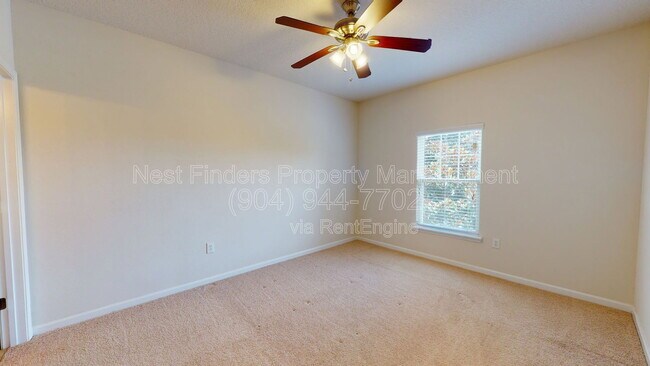 Building Photo - 8201 Green Parrot Rd