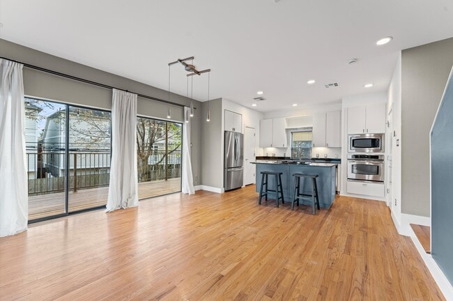 Building Photo - 4302 Spencer St