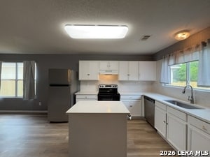 Building Photo - 9011 Laguna Falls