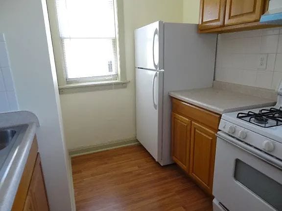 Building Photo - 121 Elmwood Ave