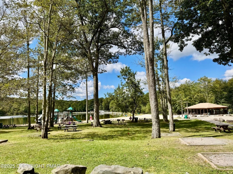 Building Photo - 1540 Lake Ln