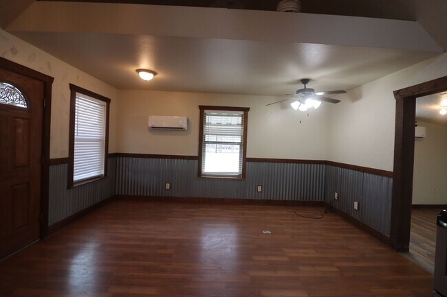 Building Photo - 1800 Newport Rd