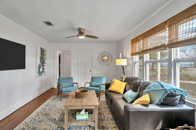 Building Photo - 13382 FL-20