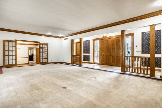 Building Photo - 9628 Summerlakes Dr