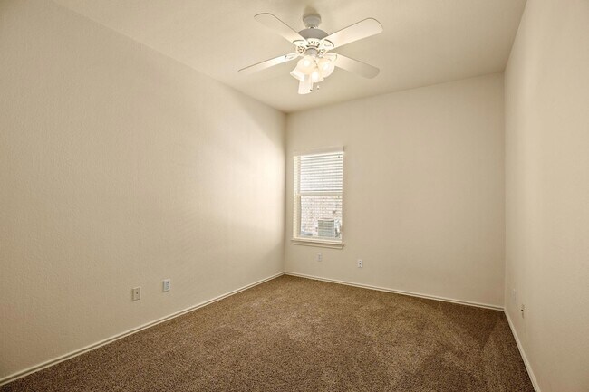 Building Photo - 148 Pecanwood N