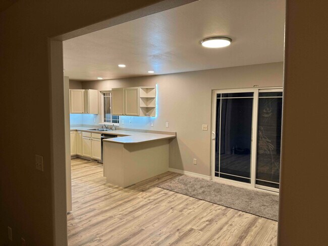 Building Photo - 4 Cedar Waxwing Rd