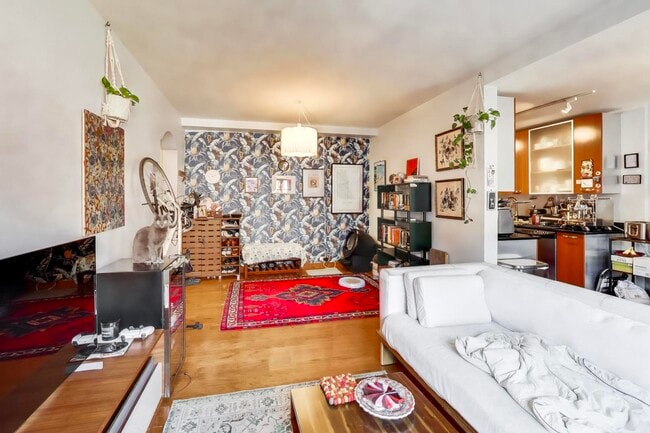 Building Photo - 5400 S Harper Ave