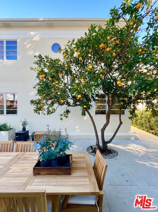 Building Photo - 464 N Harper Ave