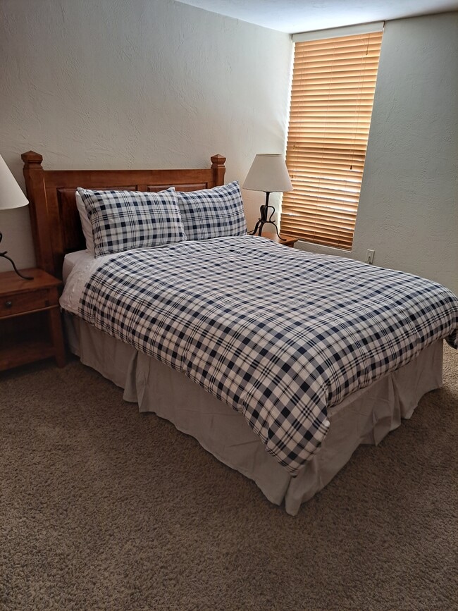 Primary Photo - 1150 Deer Valley Dr