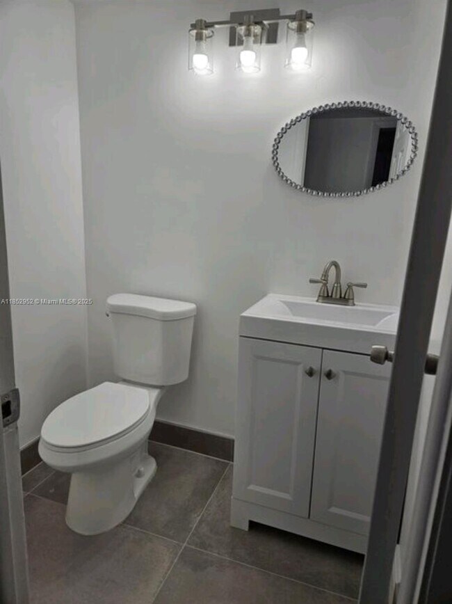Building Photo - 404 NW 68th Ave