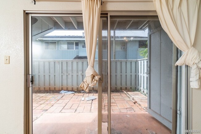 Building Photo - Desirable 2BR/1BA/1PKG in Waipio!! 94-1041...
