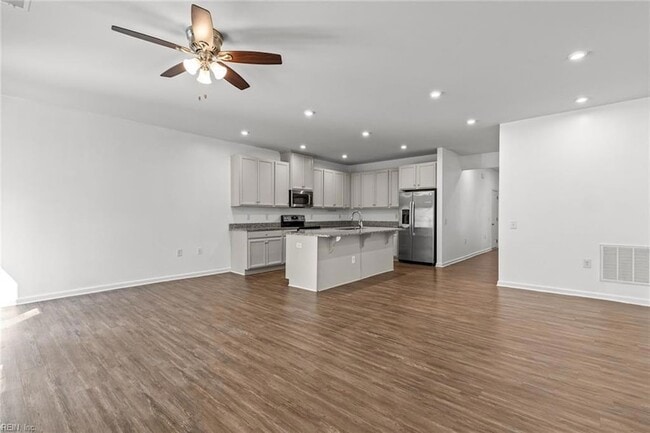 Building Photo - 109 Capeside Ct