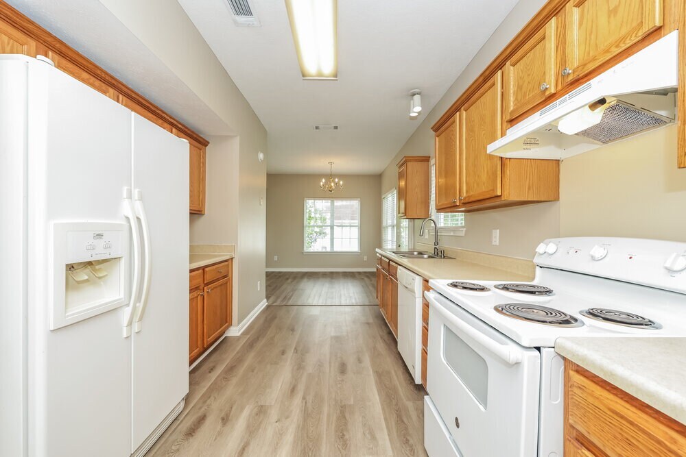 Building Photo - 612 Mable Dr