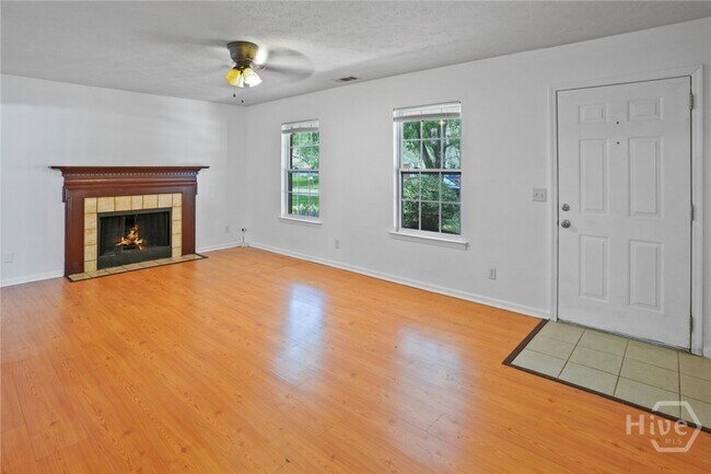Building Photo - 126 Falcon Dr
