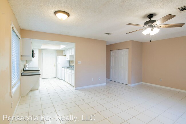 Building Photo - 2 br, 2.5 bath House - 3506 Parkwood Ave