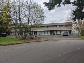 Building Photo - 2nd Street Townhomes