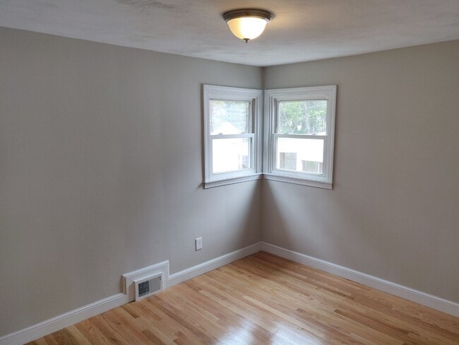 Building Photo - 5 Bedroom Home for Rent in Sixteen Acres