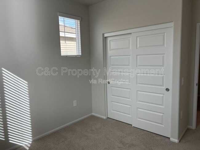 Building Photo - 2084 Mandarin Ln