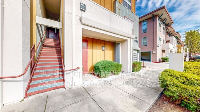 Building Photo - 950 Campoy St