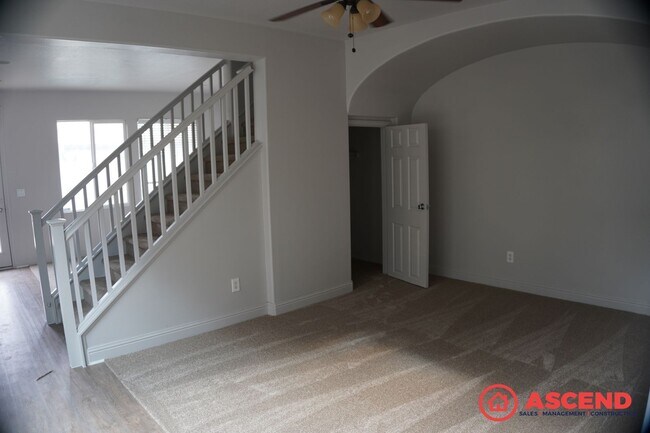Building Photo - 9901 Riata Ln