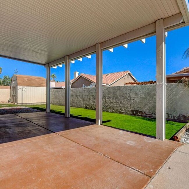 Building Photo - Single story home. NO HOA!