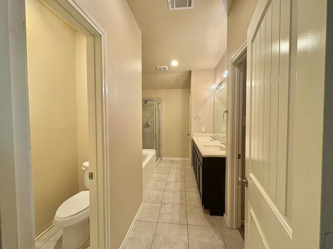 Building Photo - 13826 Bonner Bluff Ln