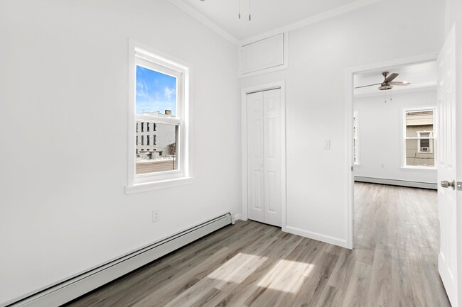 Building Photo - 20 Saint Pauls Ave