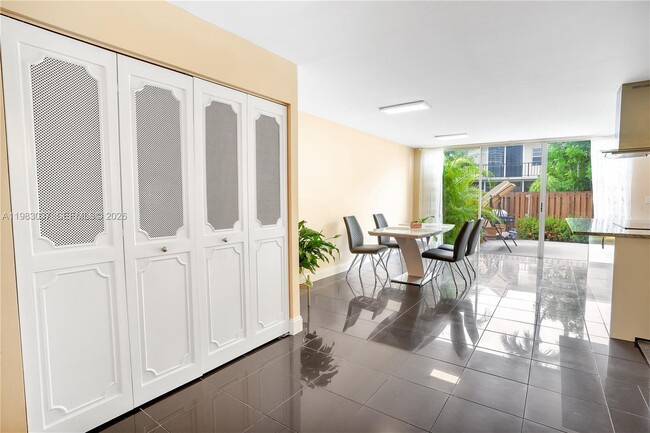 Building Photo - 2421 NE 10th St