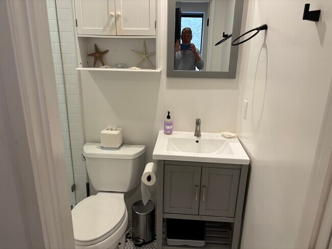 Building Photo - 202 39th St