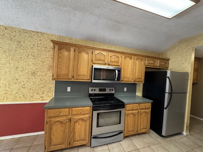 Building Photo - House Located On Cul-De-Sac & One Block Fr...