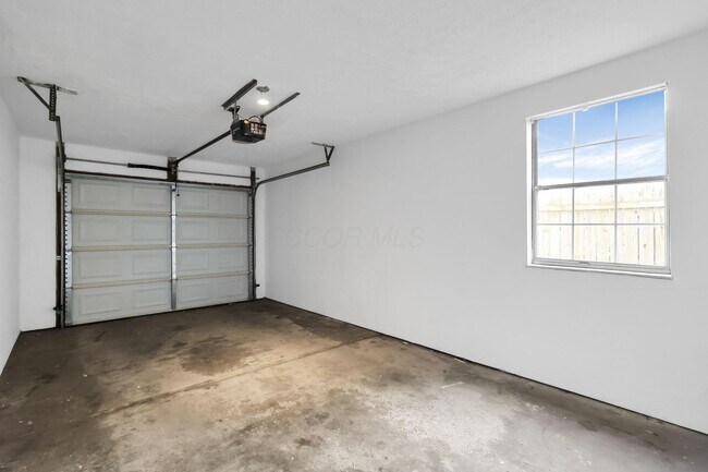 Building Photo - 1642 Park Row Dr