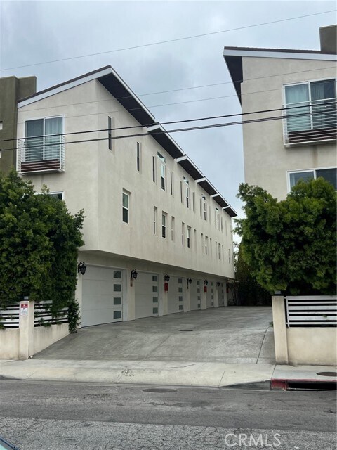 Building Photo - 13804 Cordary Ave