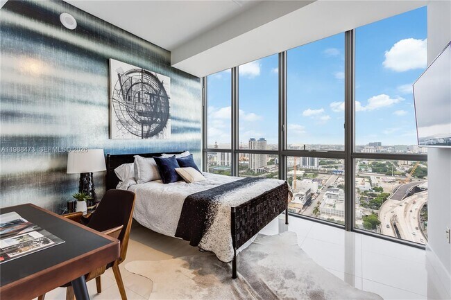 Building Photo - 1100 Biscayne Blvd