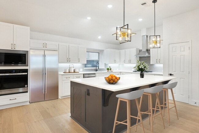 Building Photo - 3005 Hartford Ct