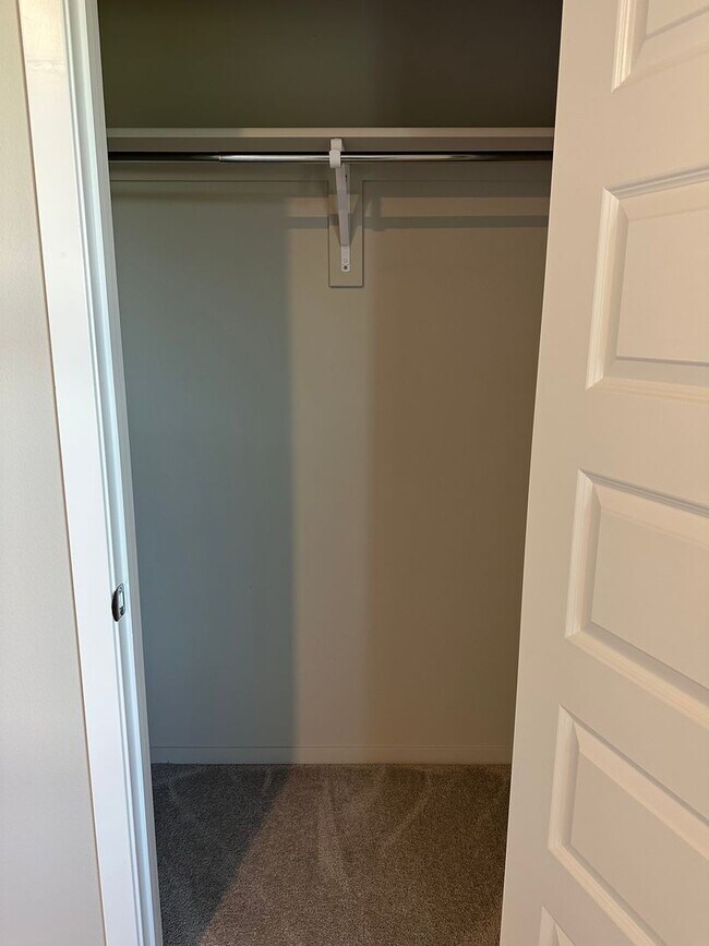 Building Photo - Brand-new 3 bedroom, 2 bath home located in historic Claremore