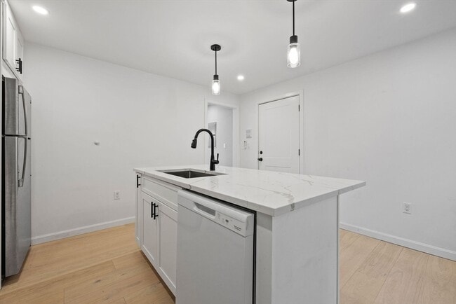 Building Photo - 24 Ferrin St