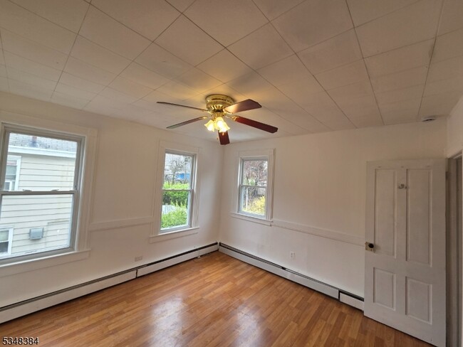 Building Photo - 289 Burgess Pl