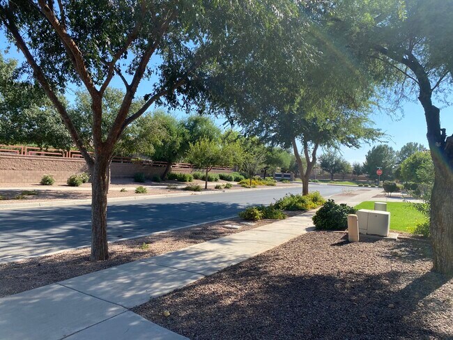 Building Photo - 18686 E Mockingbird Dr