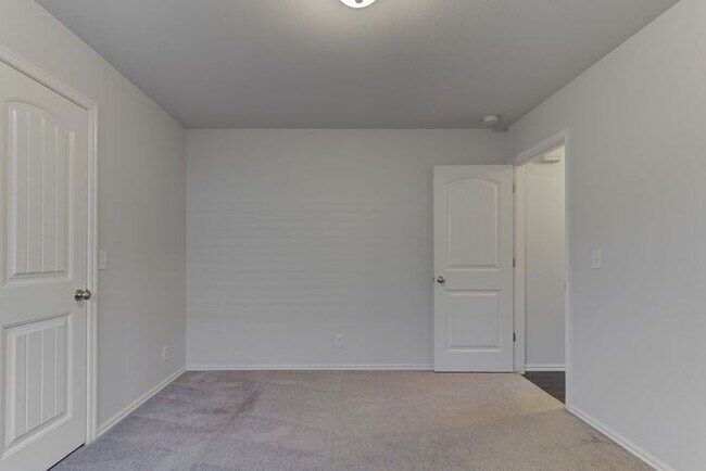 Building Photo - Pool + Park Community! 3/2/2 Plus Office!