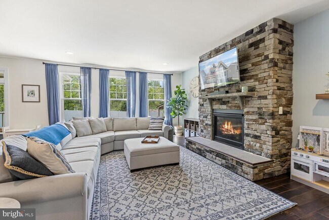 Building Photo - 397 Pear Blossom Rd