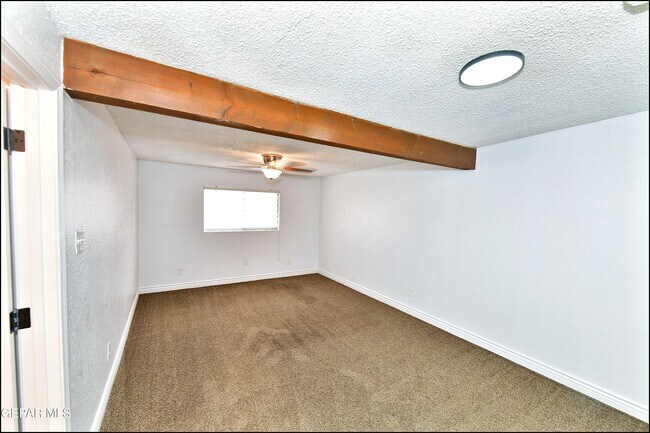 Building Photo - 10565 Murphy St