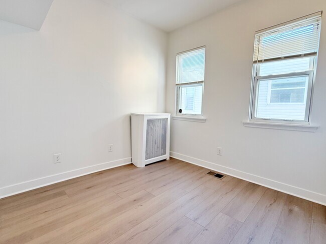 Building Photo - 2408 S Juniper St