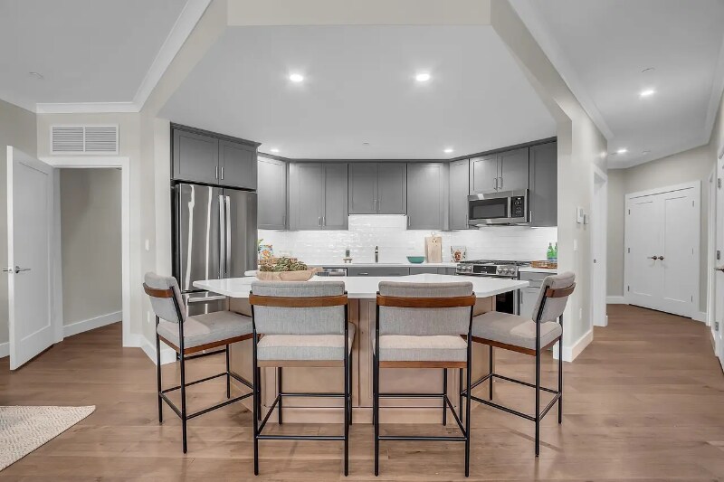 Building Photo - 55 Pointe Pl