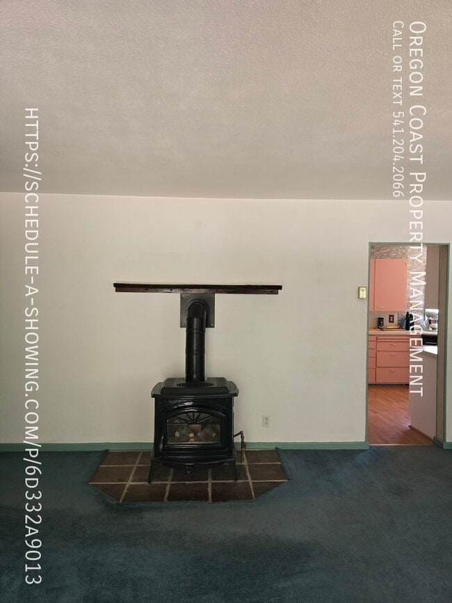 Building Photo - 126 N Holiday Ln