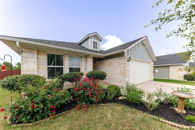Building Photo - 303 Schuylerville Dr