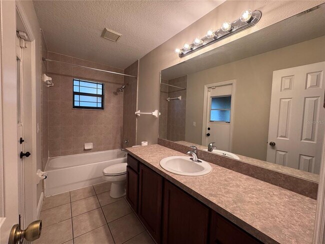 Building Photo - 4924 Raylene Way