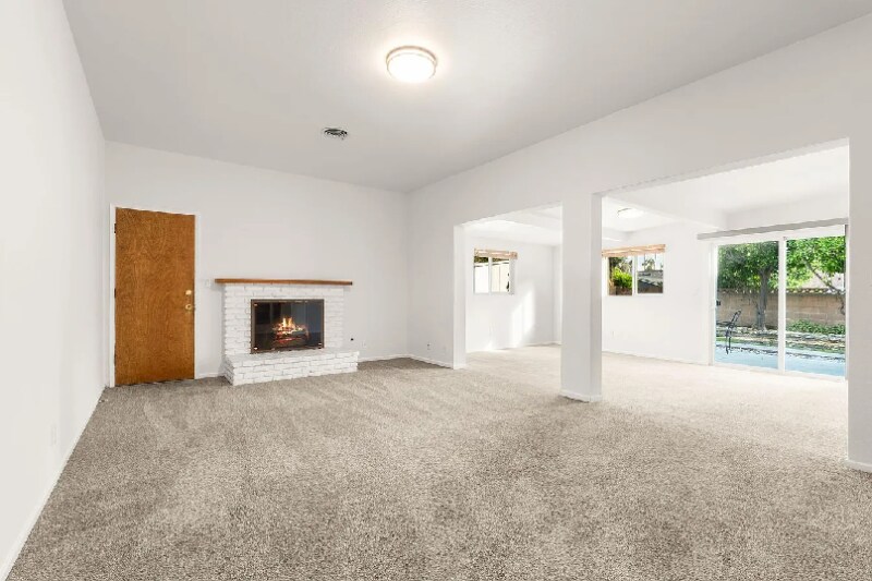 Building Photo - 5651 N Bryn Mawr St