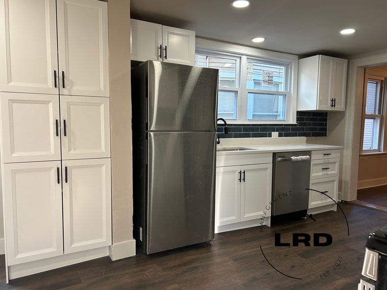 Building Photo - 251 W 115th St