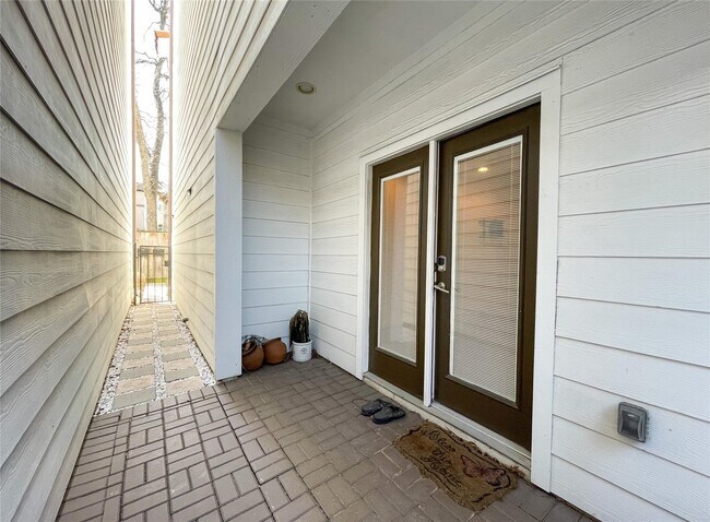 Building Photo - 4805 Jackson St